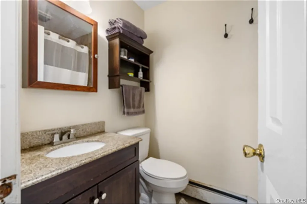 129 Bishop Lane Holbrook NY 11741