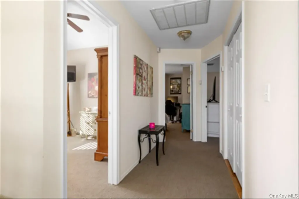 129 Bishop Lane Holbrook NY 11741