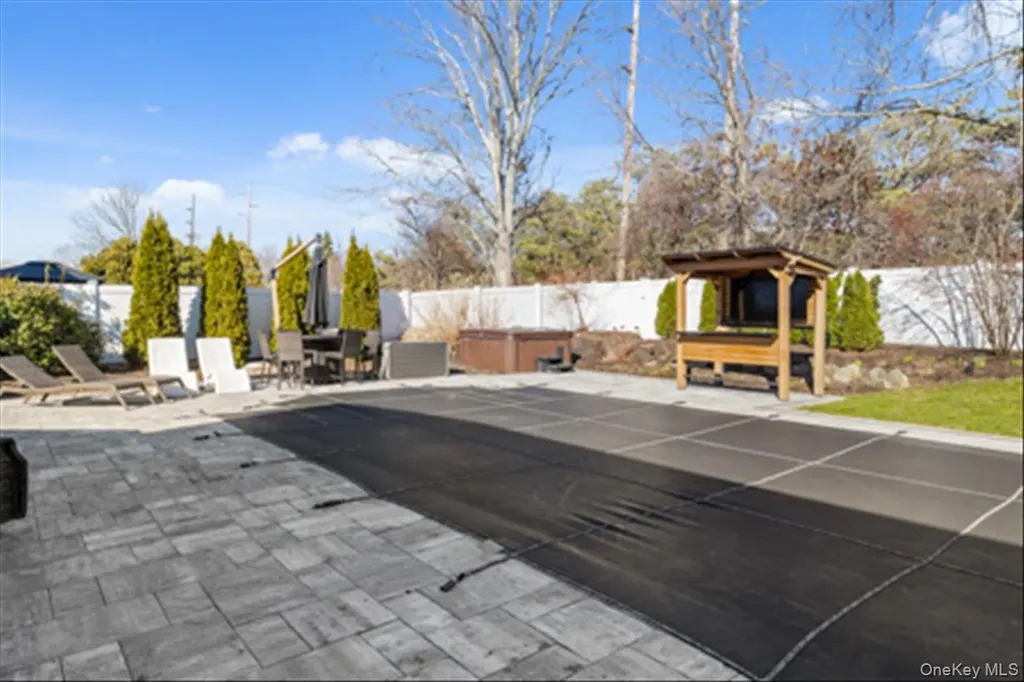 129 Bishop Lane Holbrook NY 11741
