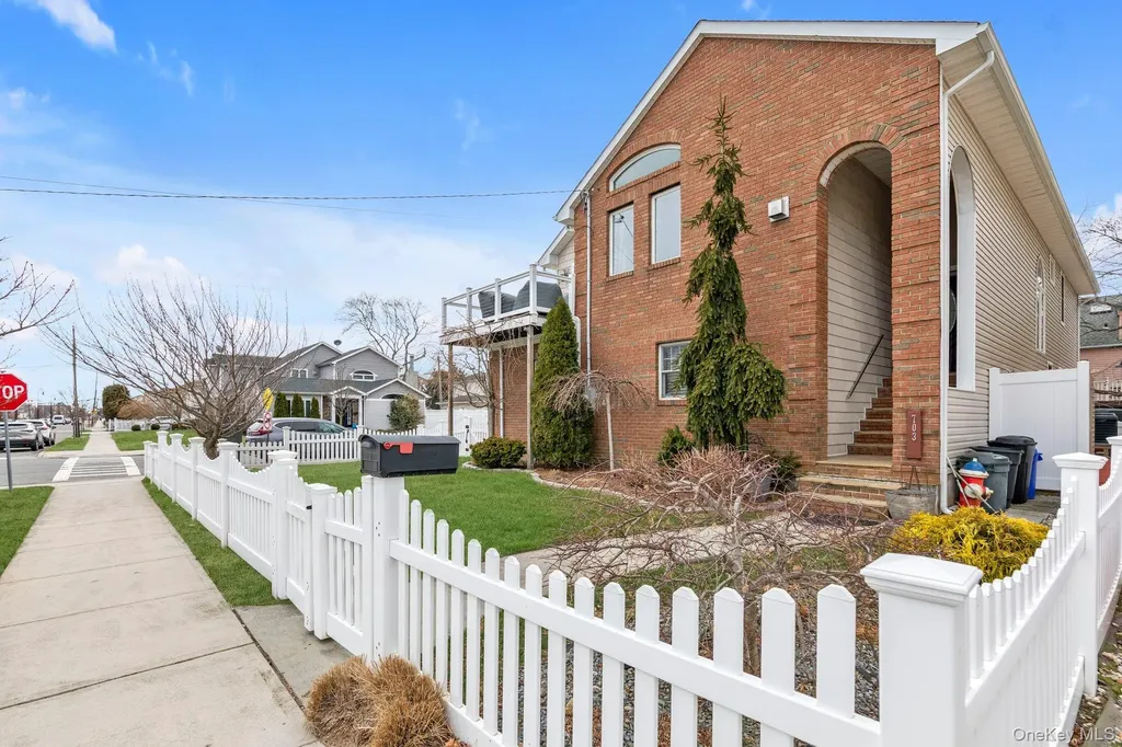 703 Neptune Boulevard Long Beach NY 11561