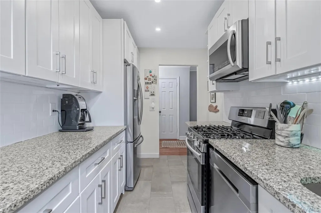 90 Knightsbridge Road Great Neck NY 11021