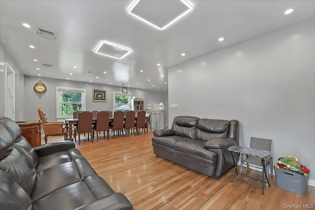 43 Freeland Street Monroe NY 10950