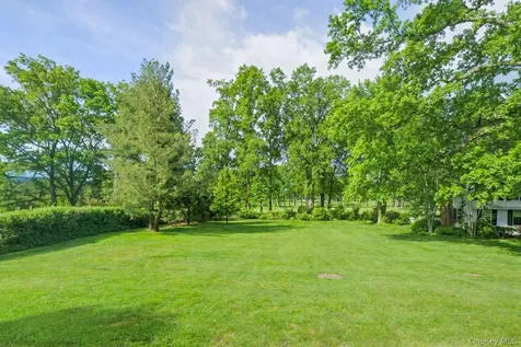 17 Carriage House Lane Mamaroneck NY 10543