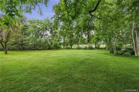 17 Carriage House Lane Mamaroneck NY 10543