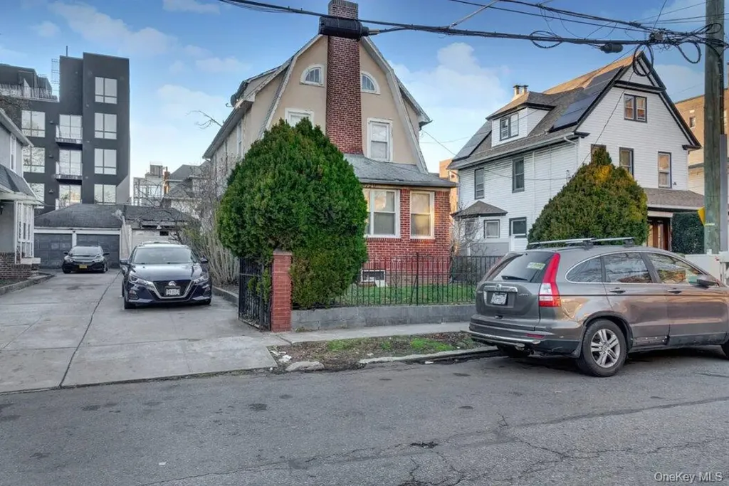 720 E 35th Street Brooklyn NY 11210