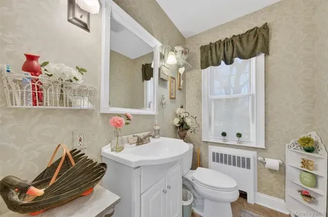 517 Elizabeth Road Yorktown Heights NY 10598