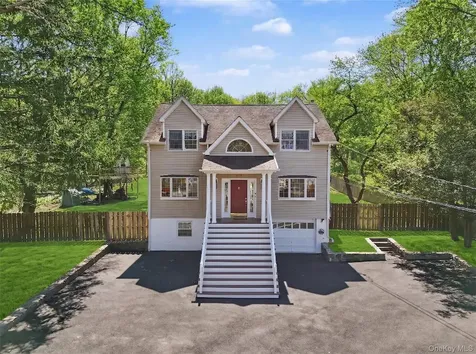 517 Elizabeth Road Yorktown Heights NY 10598