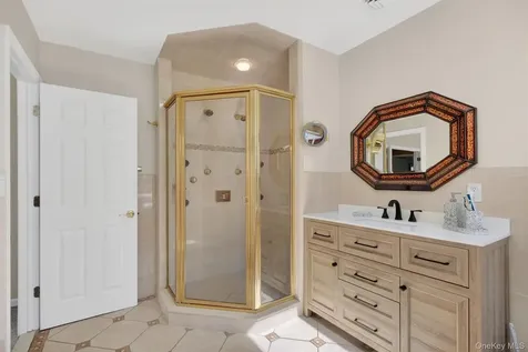 517 Elizabeth Road Yorktown Heights NY 10598