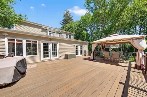 517 Elizabeth Road Yorktown Heights NY 10598