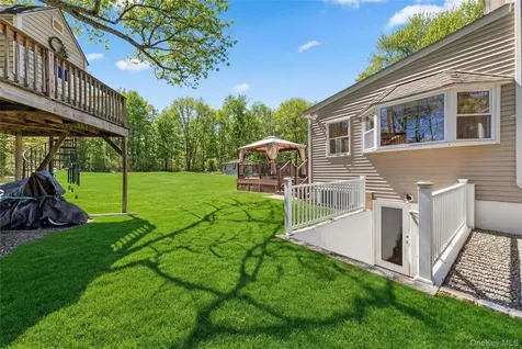 517 Elizabeth Road Yorktown Heights NY 10598