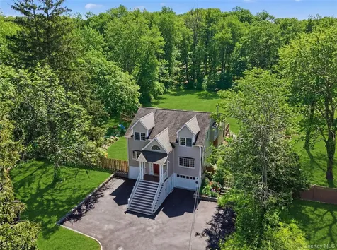517 Elizabeth Road Yorktown Heights NY 10598