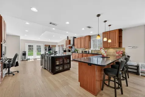 517 Elizabeth Road Yorktown Heights NY 10598