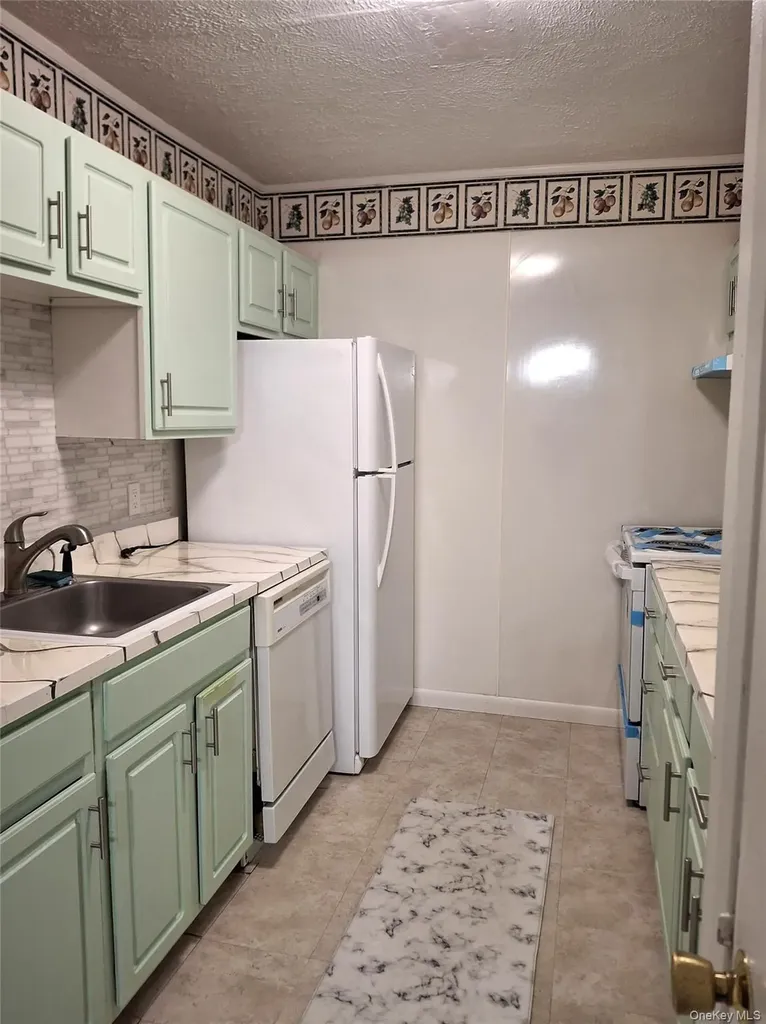 18 White Gate Drive Wappingers Falls NY 12590