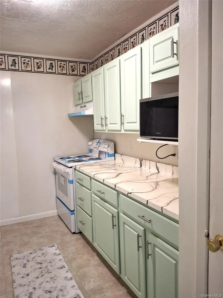 18 White Gate Drive Wappingers Falls NY 12590