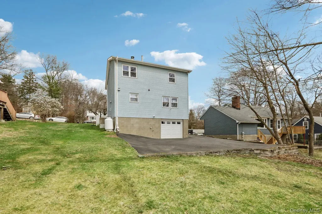 335 Oak Drive New Windsor NY 12553