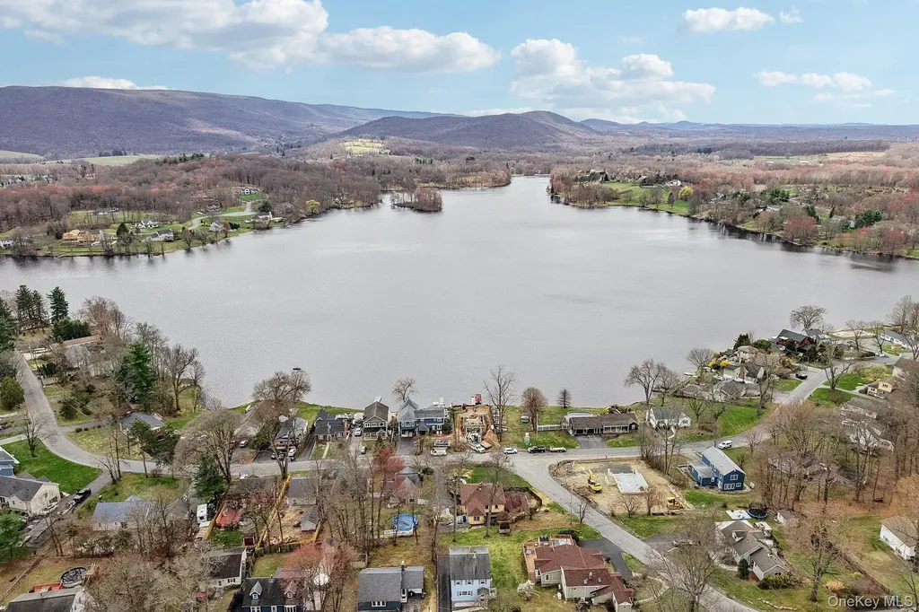 335 Oak Drive New Windsor NY 12553