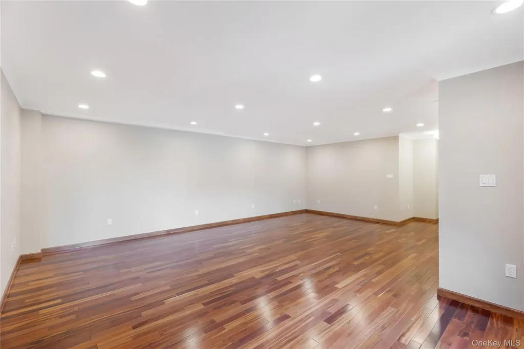1213 Avenue Z Brooklyn NY 11235
