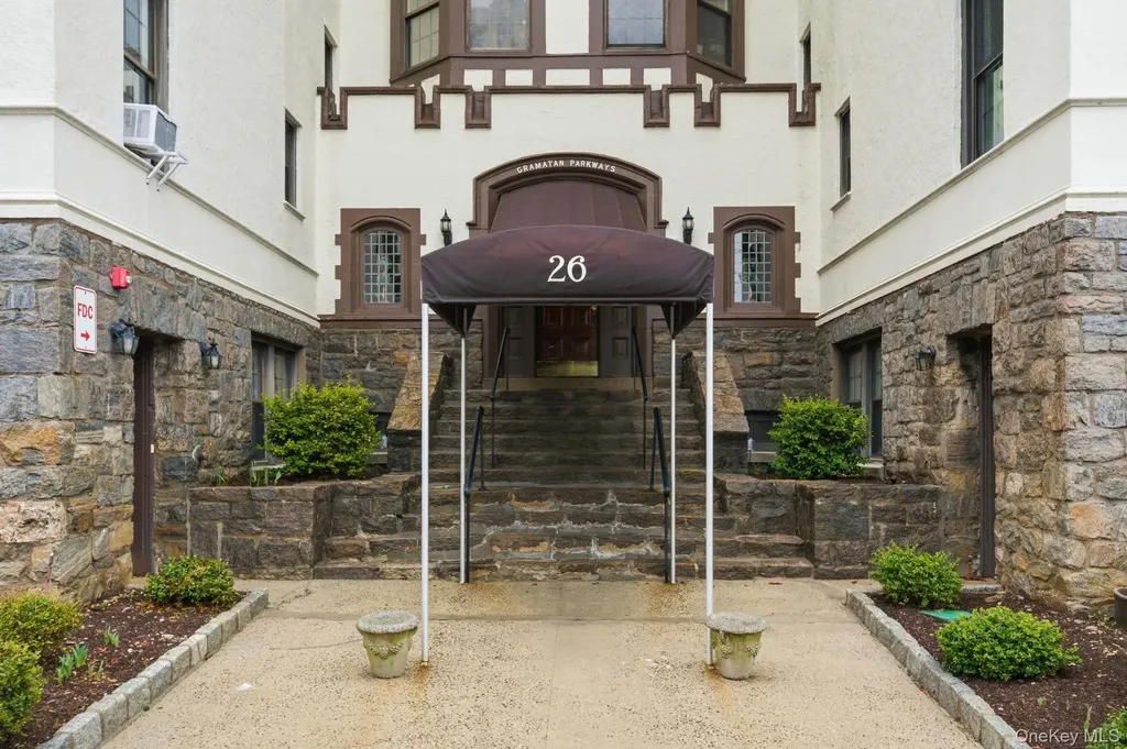 26 W Pondfield Road Bronxville NY 10708
