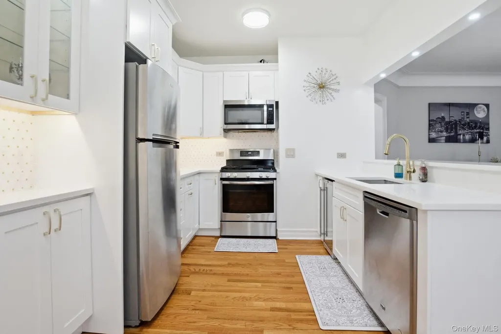 26 W Pondfield Road Bronxville NY 10708