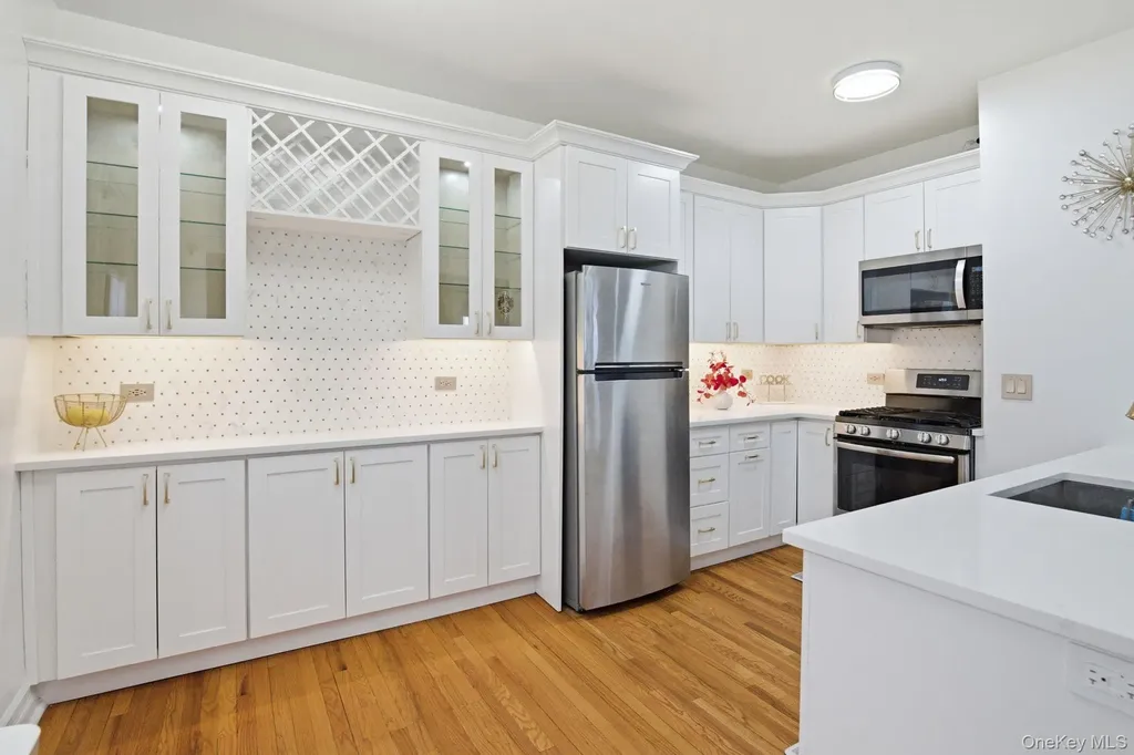 26 W Pondfield Road Bronxville NY 10708