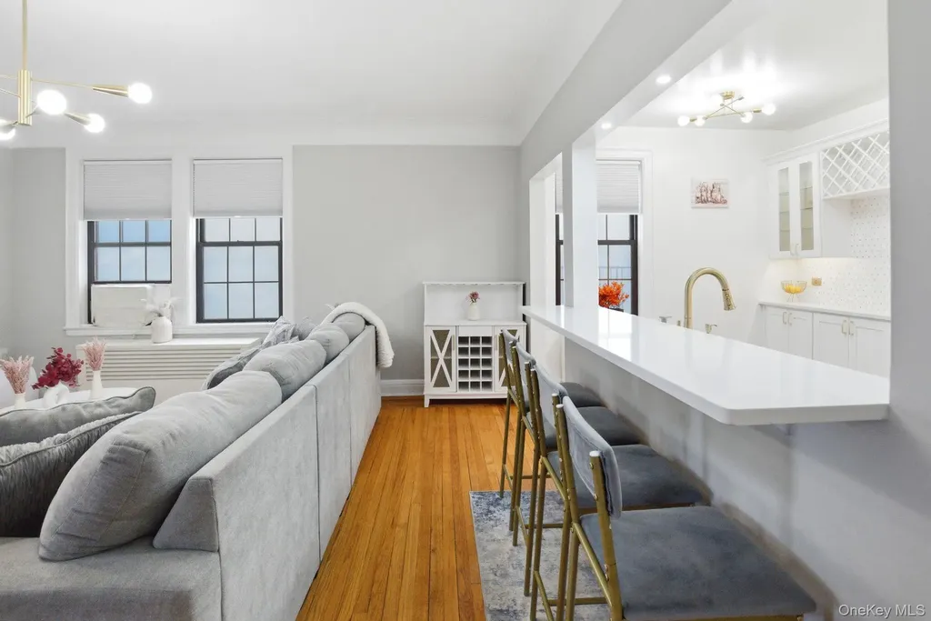 26 W Pondfield Road Bronxville NY 10708