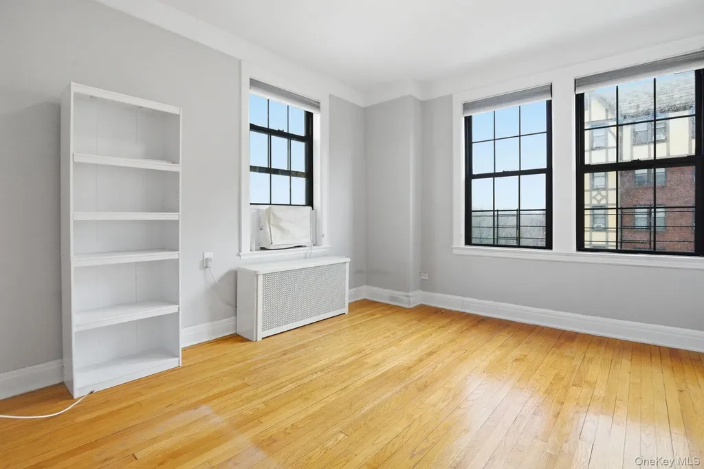 26 W Pondfield Road Bronxville NY 10708