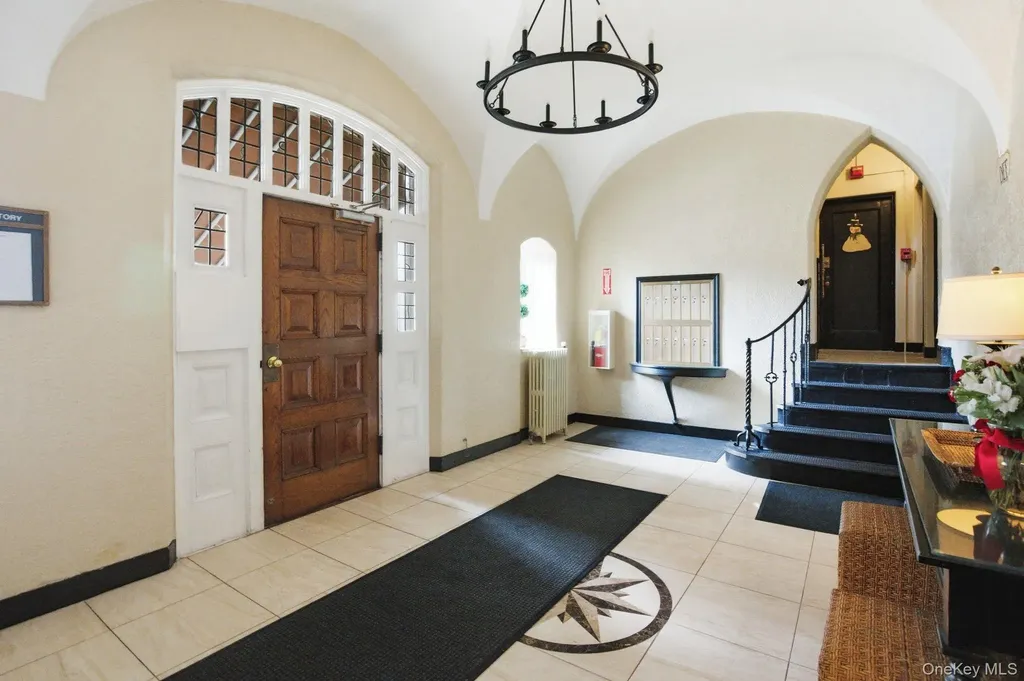 26 W Pondfield Road Bronxville NY 10708