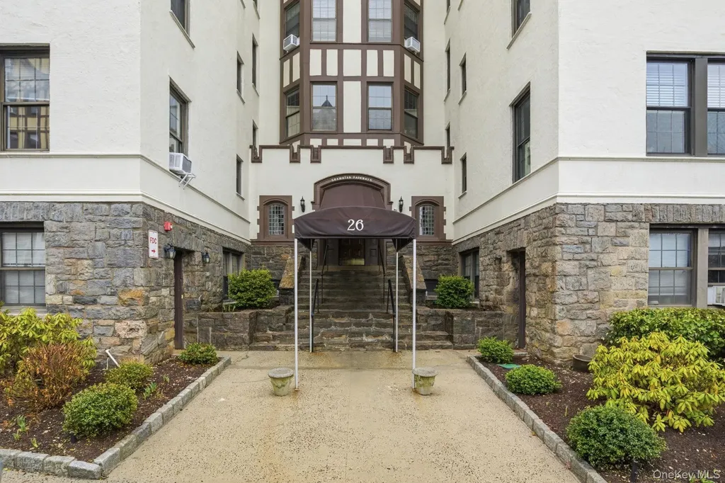 26 W Pondfield Road Bronxville NY 10708