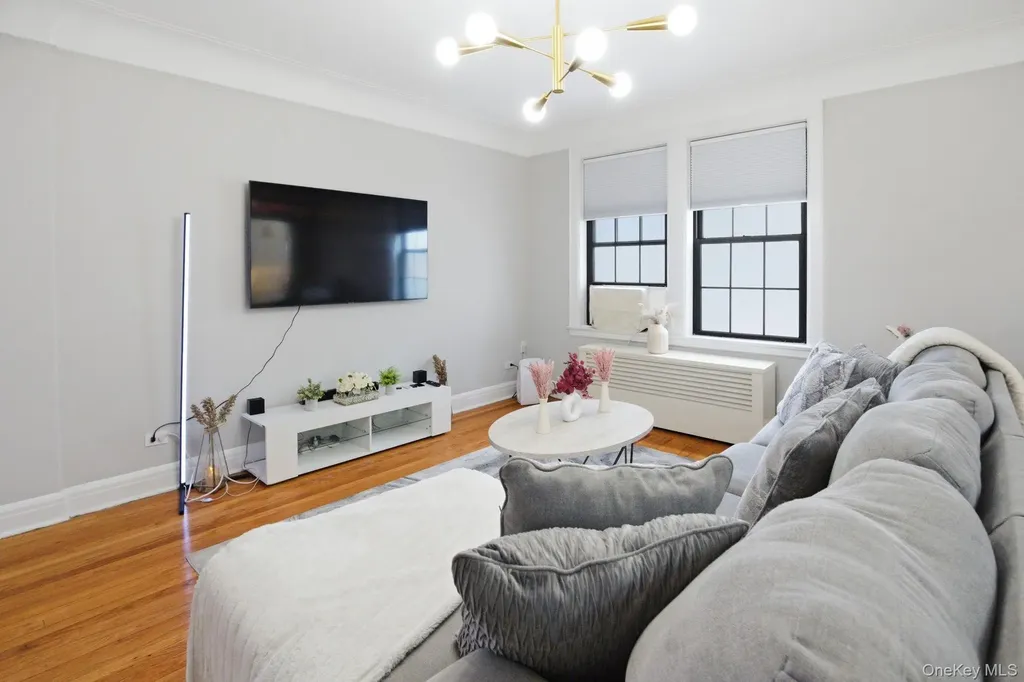 26 W Pondfield Road Bronxville NY 10708
