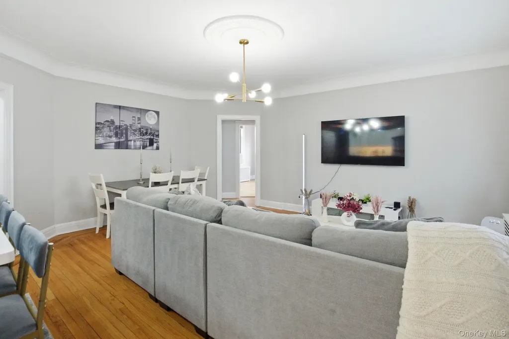 26 W Pondfield Road Bronxville NY 10708