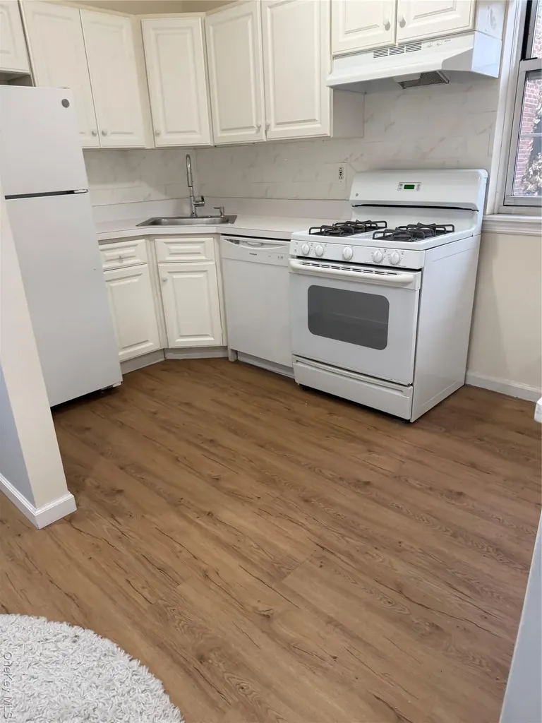 141-04 77 Avenue Flushing NY 11367