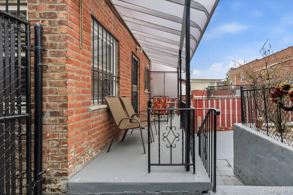 1260 Adee Avenue Bronx NY 10469