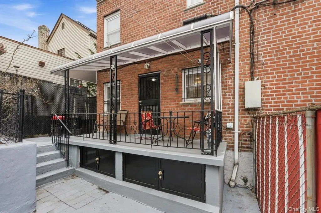 1260 Adee Avenue Bronx NY 10469