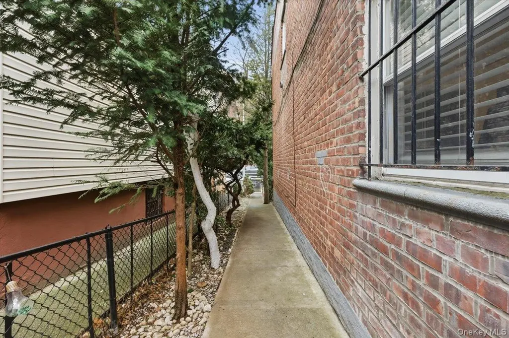 1260 Adee Avenue Bronx NY 10469