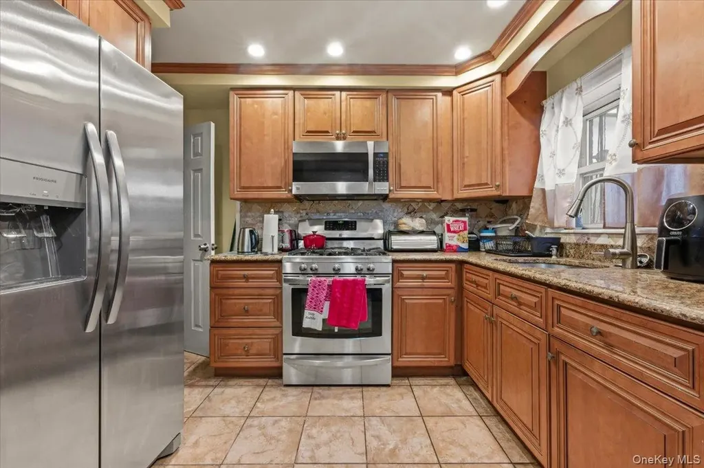 1260 Adee Avenue Bronx NY 10469