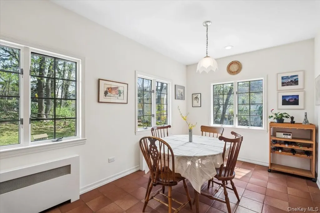 40 Lookout Circle Larchmont NY 10538