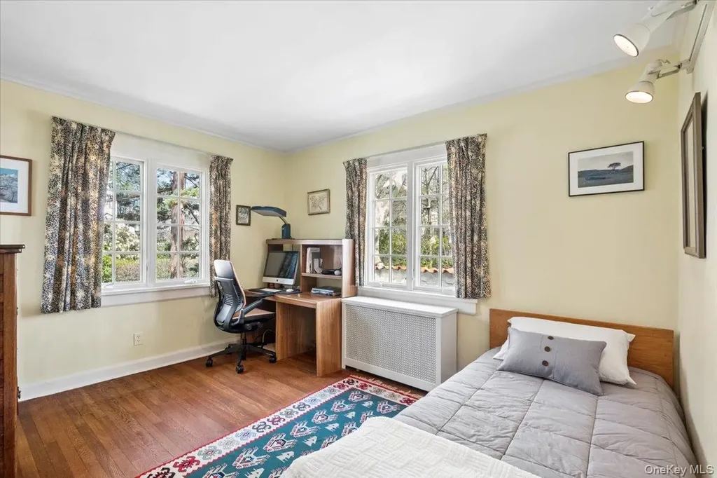 40 Lookout Circle Larchmont NY 10538