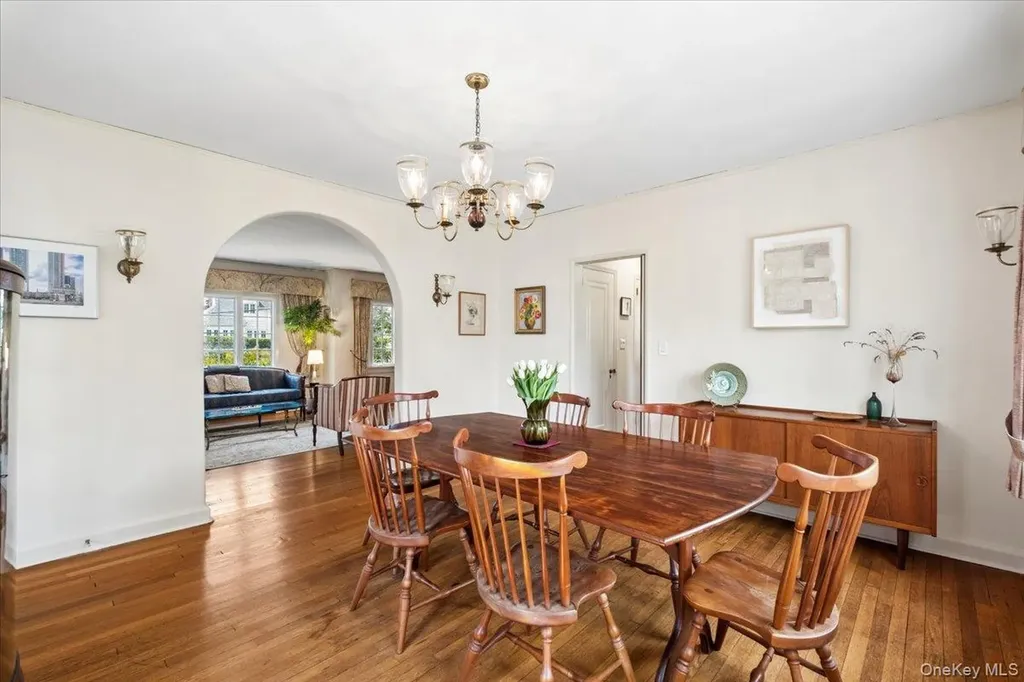 40 Lookout Circle Larchmont NY 10538