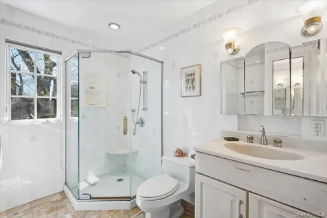 40 Lookout Circle Larchmont NY 10538