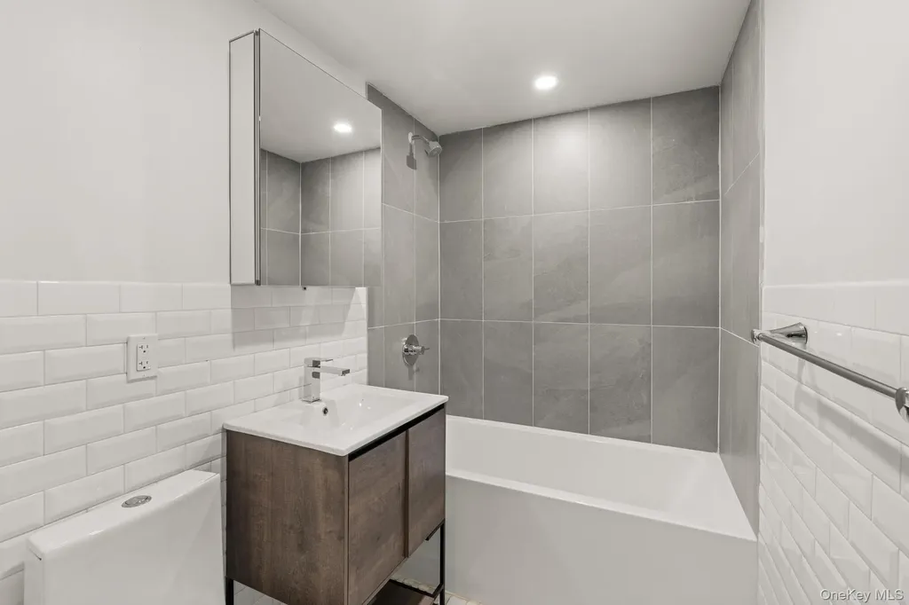 385 Vernon Avenue Brooklyn NY 11206