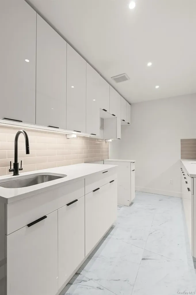 385 Vernon Avenue Brooklyn NY 11206