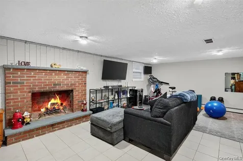 91 Velie Road Lagrangeville NY 12540