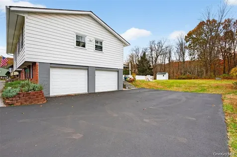 91 Velie Road Lagrangeville NY 12540