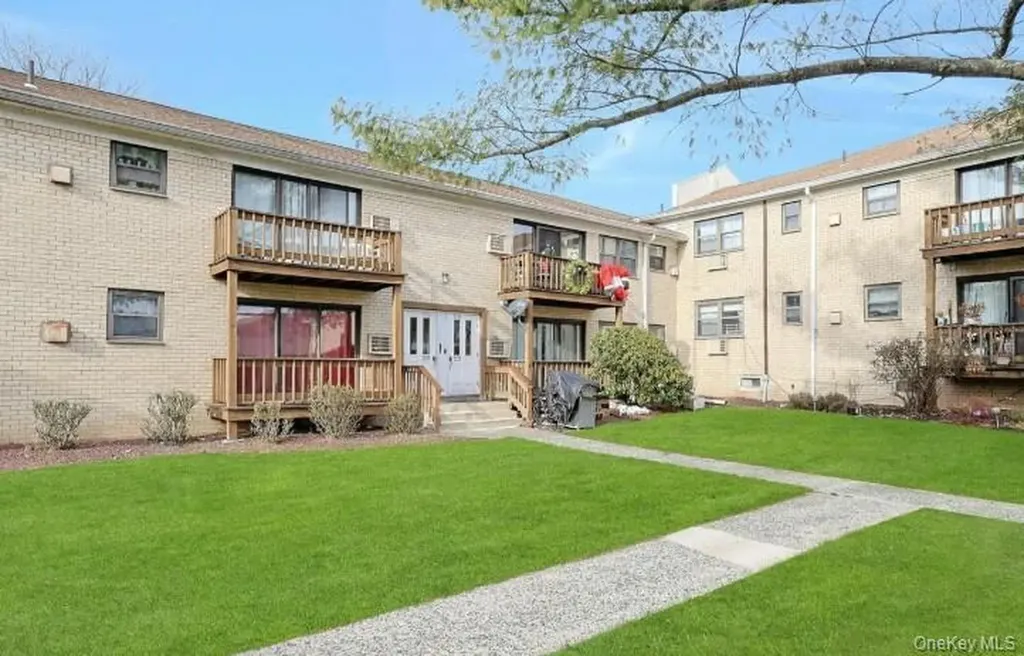 285 Sneden Place Spring Valley NY 10977