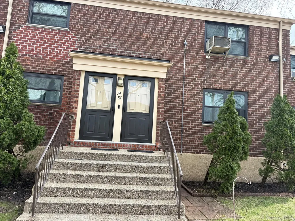 74-81 220th Street Bayside NY 11364