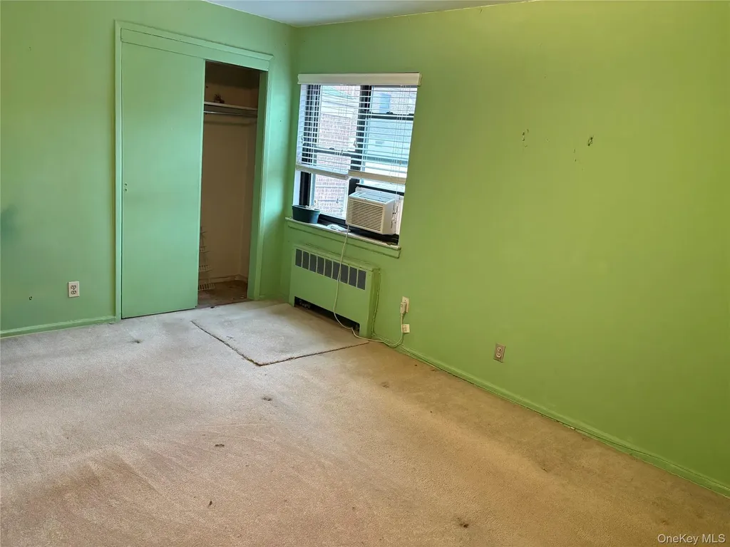 74-81 220th Street Bayside NY 11364