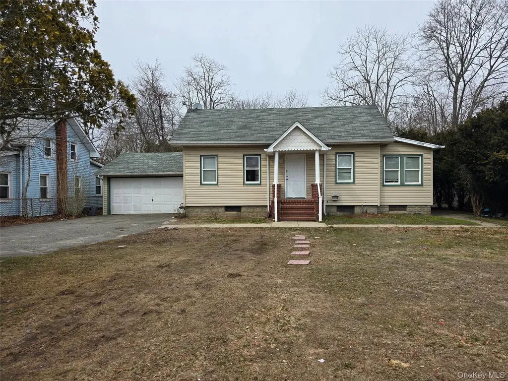 5 Cedar Road E Mastic Beach NY 11951