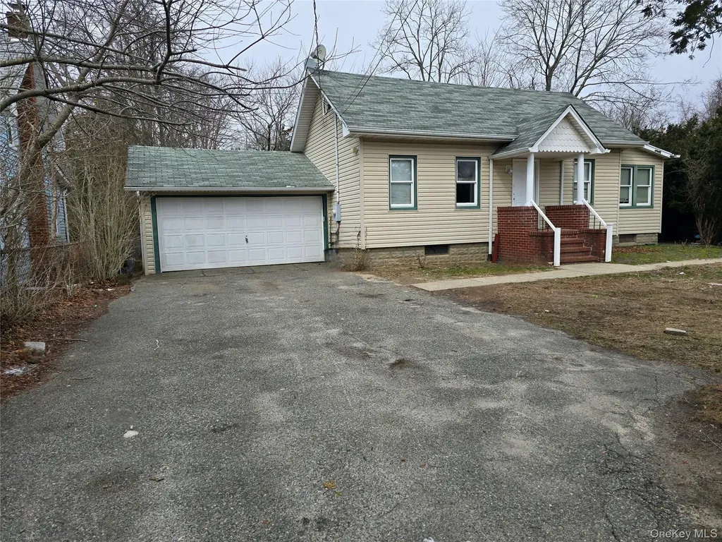 5 Cedar Road E Mastic Beach NY 11951