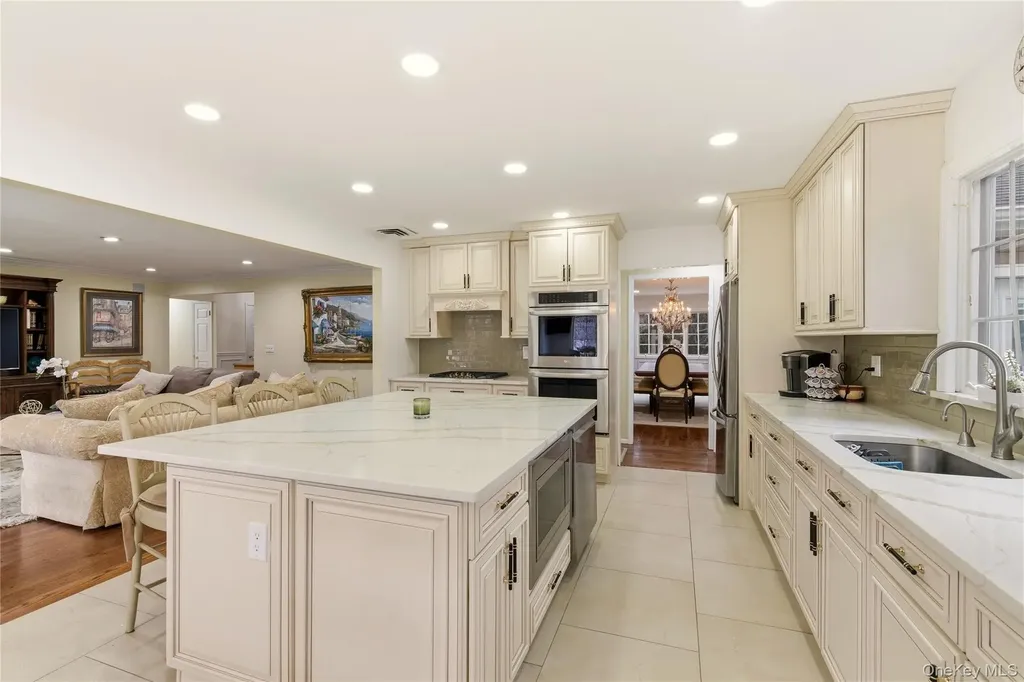 23 Astro Place Dix Hills NY 11746