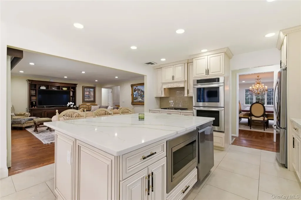 23 Astro Place Dix Hills NY 11746